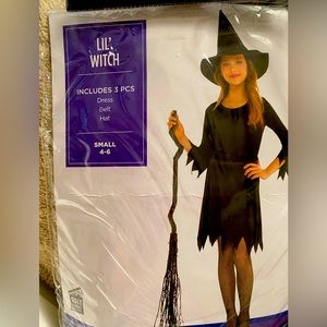 Kids witch Halloween Costume.